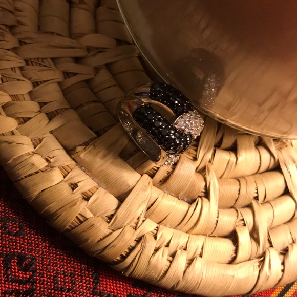 Ring - Picture 3 of 3